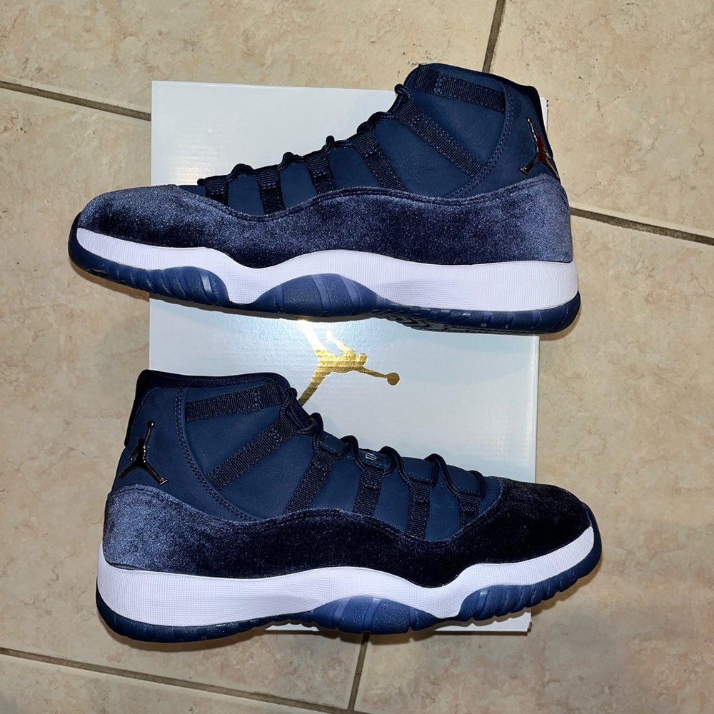 Air Jordan Retro 11 Blue Velvet Sneakers